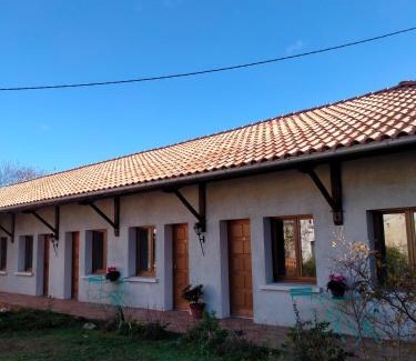 Vouzan Cama Y Desayuno | L'oree du Bois