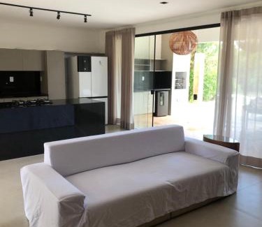 Itacimirim Casa | Casa de quatro suítes em ITACIMIRIM