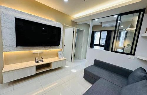 Sanmin Apartamento | 可免費停車 近火車站 瑞豐夜市 高醫大學 WIFI智能電視 全新舒適 洗衣機 獨立廚房可月租new