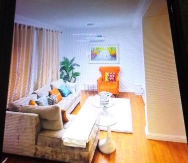 Ofin Cama Y Desayuno | 3BEDROOM APARTMENTs DESAY VILLA