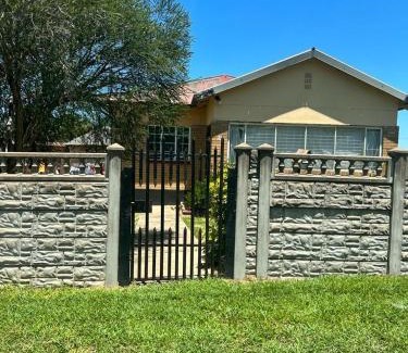 Ladysmith Casa | Zuke Guest House
