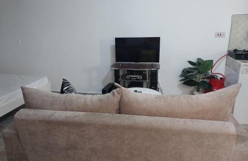 Ukunda Cama Y Desayuno | Candys Apartment