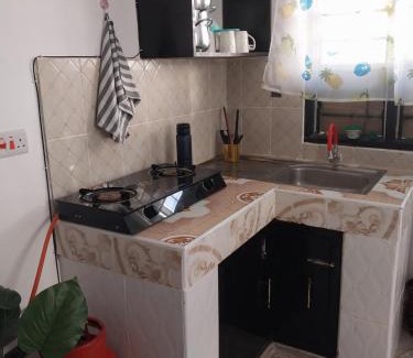 Ukunda Cama Y Desayuno | Candys Apartment