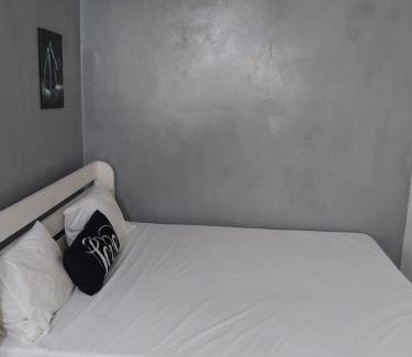 Ukunda Cama Y Desayuno | Candys Apartment