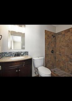 Houston Casa | Big room with a private bathroom