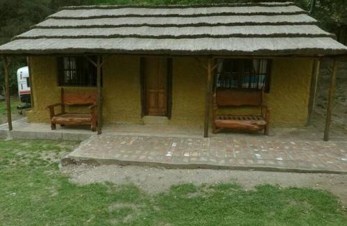 Calamuchita Department Chalet De Esquí | Pueblo Rancho, cabaña con pileta
