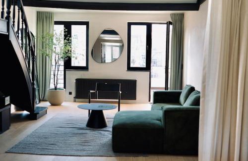 Upper Town Apartamento | Luxury 200sqm appartment / hot tub / sauna