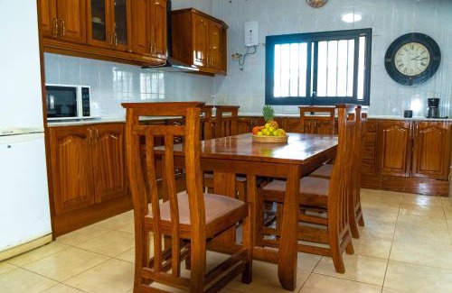 Brufut Casa | Adu