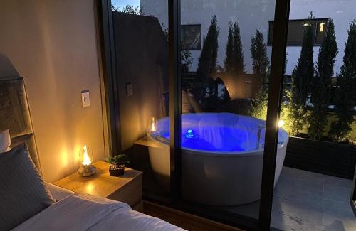 Calle 100 Apartamento | Luxury Loft in Bogota with Private Terrace and Jacuzzi