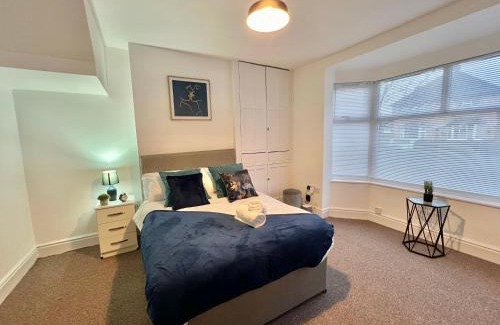 Holbrooks Casa | Spacious 5-bed house in Coventry by Seeka Stay, Ideal for business, Sleeps 7!