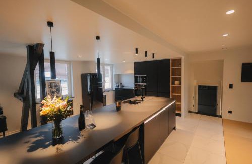 Upper Town Apartamento | Luxury 200sqm appartment / hot tub / sauna
