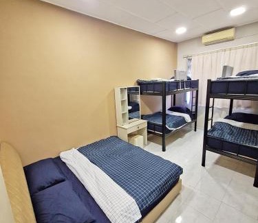Kluang Casa | 23 Sri Kluang HomeStay - Up to 15pax