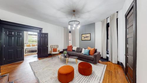 Old Louisville Casa | Derby 6BDR 5 Kings 3 Bath Near Churchill Downs