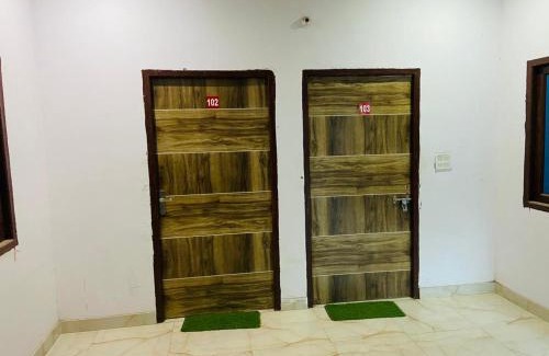 Greater Noida Hotel | OYO Flagship Hotel Kings Stay Near GNIDA Office Metro Station