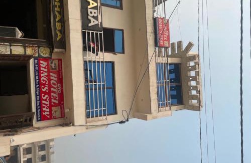 Greater Noida Hotel | OYO Flagship Hotel Kings Stay Near GNIDA Office Metro Station
