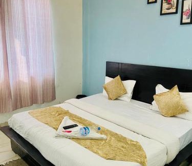 Greater Noida Hotel | OYO Flagship Hotel Kings Stay Near GNIDA Office Metro Station