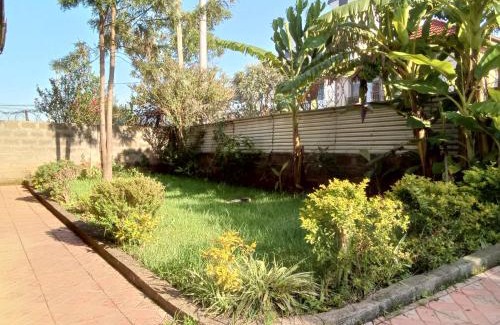 Bole Villa | Guest House three bed rooms with green area