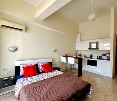 Elenite Apartamento | SeaBreeze Retreat (Andalusia)