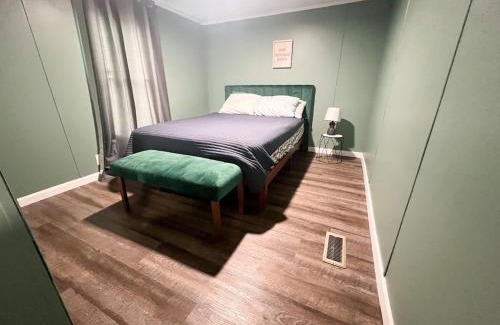 Crane Hill Casa | Pet Friendly! Lakefront - Crooked Creek Retreat