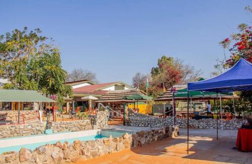 Tsumeb Casa | Hot Air Balloon Resort & Guesthouse (old TCL club)