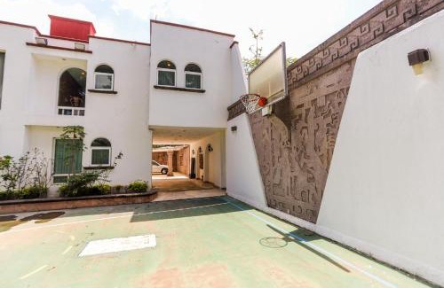 Cuernavaca Casa | HostPal Casa Familiar Lomas Cuernavaca