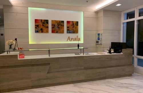 Muntinlupa Apartamento | Boho Beach Condo with free Pool access and Netflix