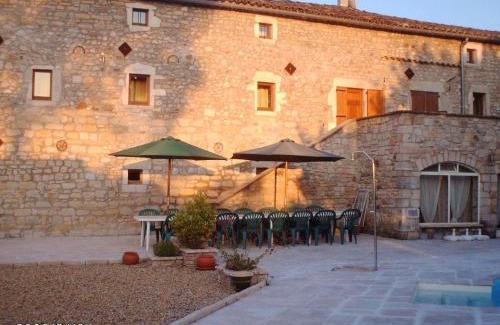 Saint-Alban-sous-Sampzon Casa | Maison de 2 chambres avec piscine partagee jardin clos et wifi a Grospierres
