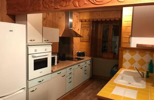 Les Chalesmes Apartamento | Appart Chalet Haut Jura Billard Sauna Bbf et +