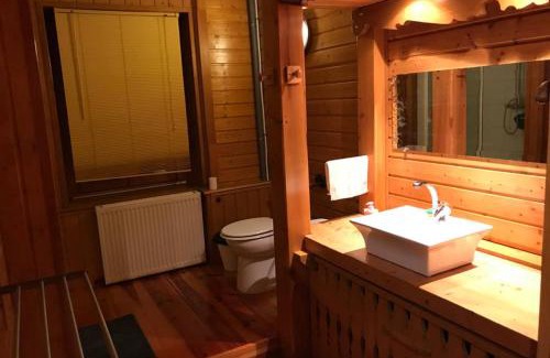 Les Chalesmes Apartamento | Appart Chalet Haut Jura Billard Sauna Bbf et +