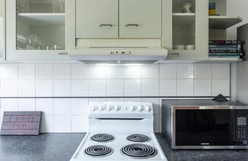 Budgewoi Casa | Cute and Relaxed Holiday Home - Close to Beach