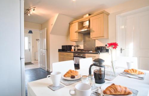 Peterborough Casa | Hudson House - by TJ Serviced Property