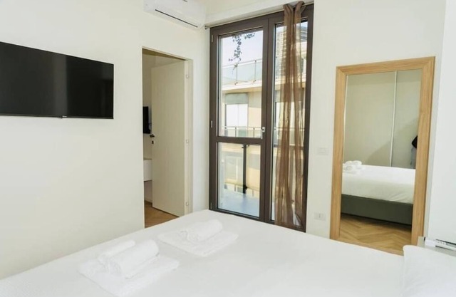 Sky View -New Door- Apartment 2 with Balcony