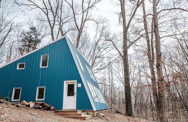 Acute Lodge: Boho, Romantic Getaway in Nelson Co.