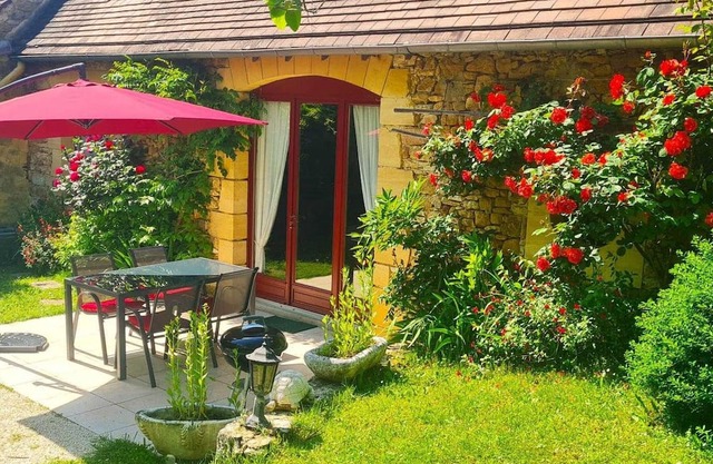 Casa rural Saint-Julien-de-Lampon, 2 dormitorios, 4 personas