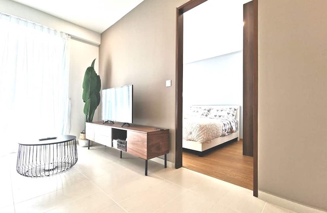 3BR Large City Apartment Kallang Train Central
