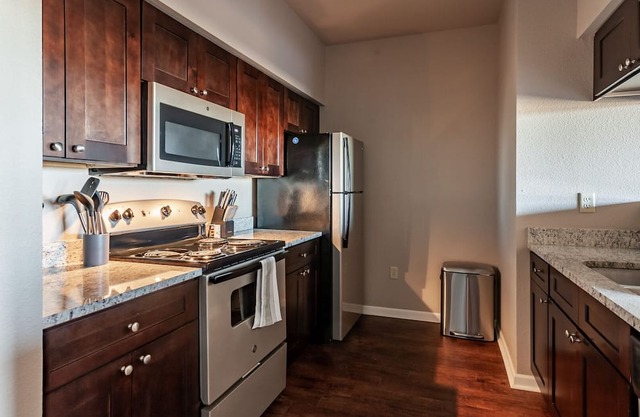 Modern Apartment in Prime Location (ID8347X53)