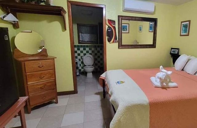 Alan's Paradise Hotel