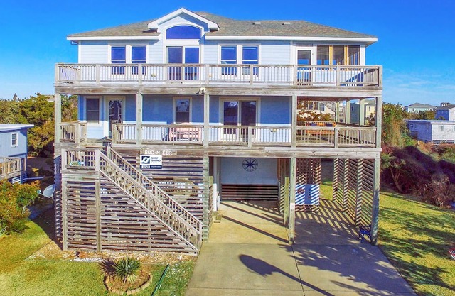 Impresionante casa con vista al mar, Salvo con piscina, Tiki Bar, Tina caliente, Sala de juegos, Se admiten perros
