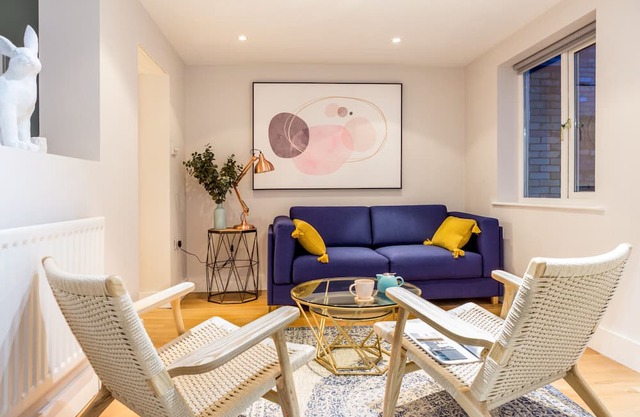 The Modern Classic - Contemporary & Elegant 3BDR Home