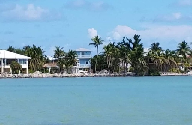venta de primavera y verano, tranquilo canal de natación privado frente al mar, muelle "PET FRIEN