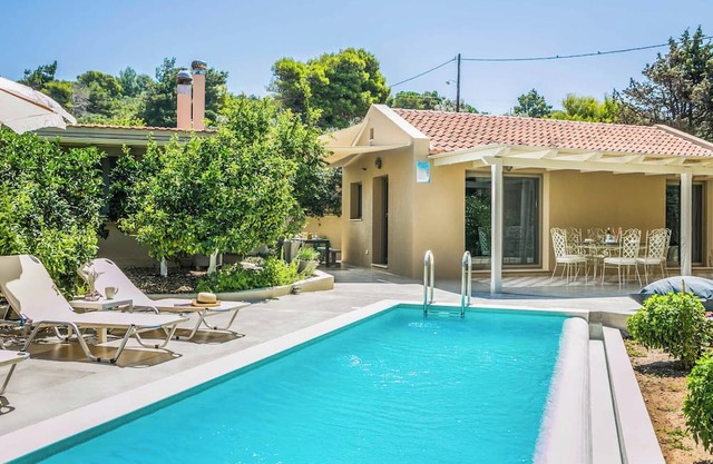 Villa Fanari - This villa includes an private pool, WIFI & A/C