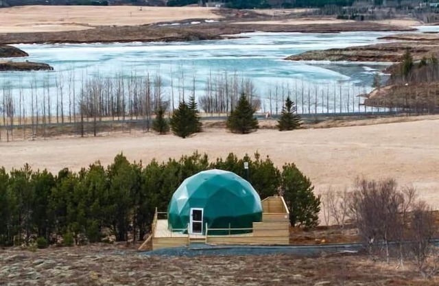 Golden Circle Domes - Lake View