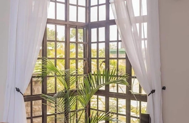 Lux Suites Enkarsis Bungalow Kisaju