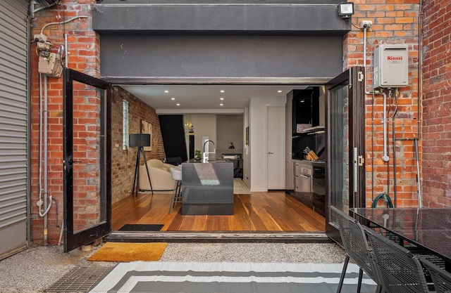 Unbeatable Location Famous Chapel St Family Home