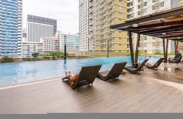 Furnished Studio | Amenity View, WiFi, Netflix, Workspace and Pool