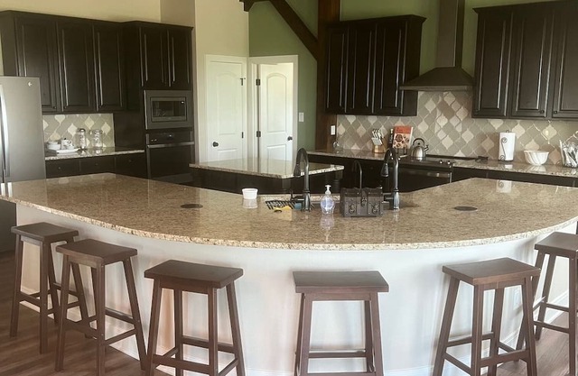 Charming 3-bedroom house with AC and WiFi in enchanting Boerne.