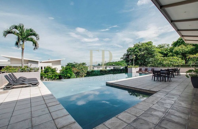 Luxurious 2-bedroom apartment with WiFi, AC in Lindora, Santa Ana