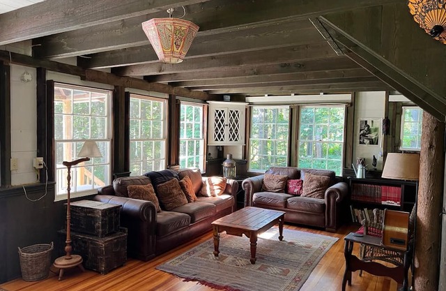 Artist Country Cottage on the Ocean
