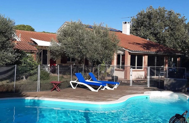 Homerez - Villa for 7 ppl. with swimming-pool at La Salvetat-Saint-Gilles