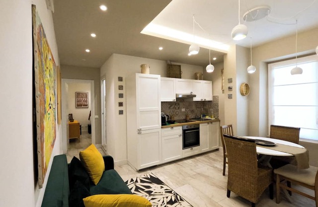 Elegant Apartment at the Colosseum